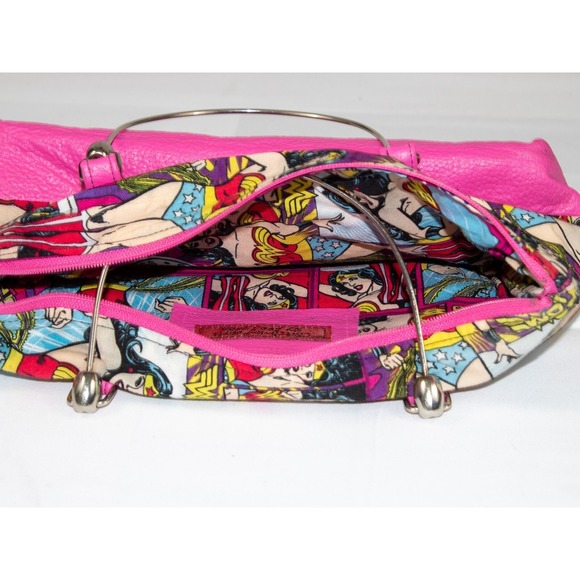 Custom Made One-of-a-Kind DC Comics Wonder Woman Top Handle Purse by Dee Tyson - Picture 5 of 6